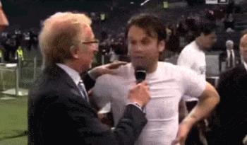 裁判：哥，给口水喝行不奉先：走开，这是我从老家带的二锅头