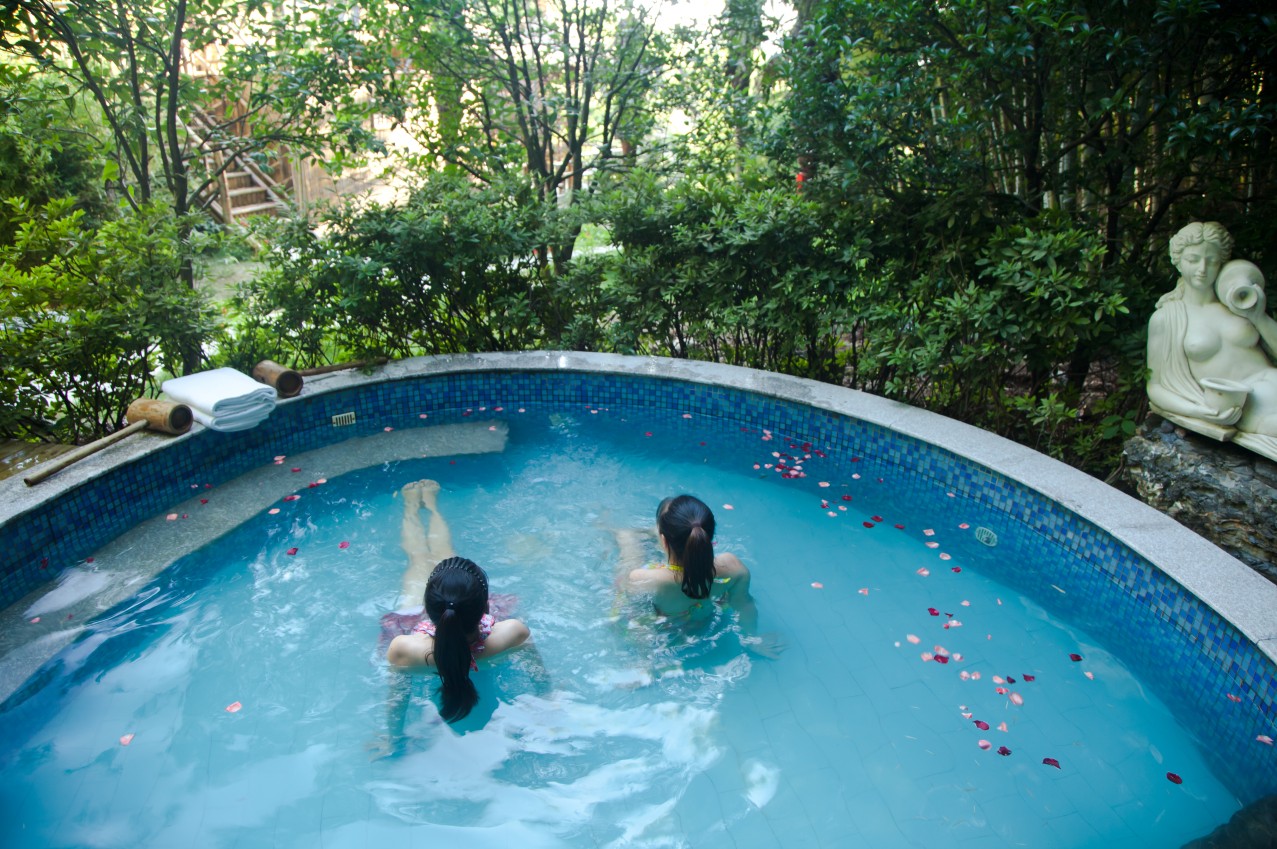 你以为的温泉是这样的,你泡过正真的温泉吗