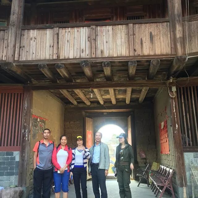 八千里路云和月的上一句,八千里路云和月一骑绝尘