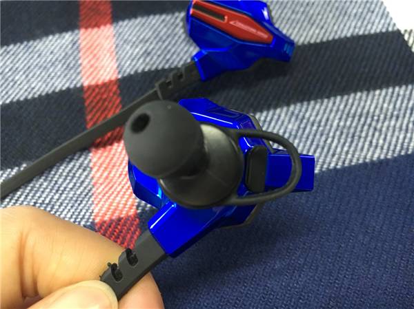 《美队》定制PK榜：宜博VS弄客，蓝牙运动耳机的龙虎之争