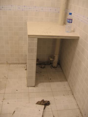 家里装修剩下的瓷砖做一个洗手台,自己家装修洗手台效果图