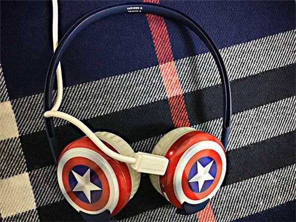 《美队》定制PK榜：宜博VS弄客，蓝牙运动耳机的龙虎之争