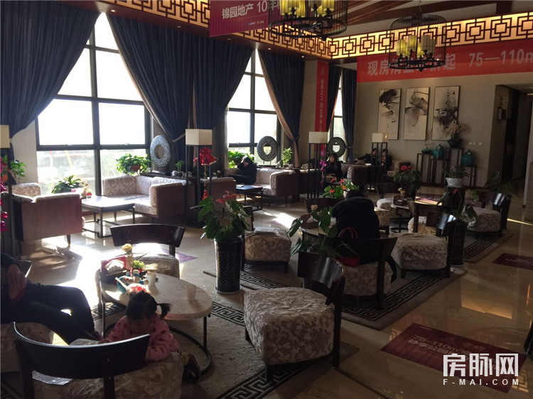 城西刚需盘春晓华苑，千米内医院、公园、学校一应俱全！