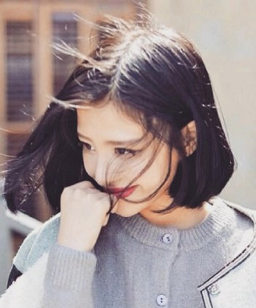 近年最潮的大脸妹儿发型,大脸妹烫什么发型好看