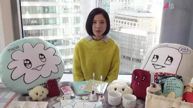 她又会穿又爱做白日梦，我觉得很可爱