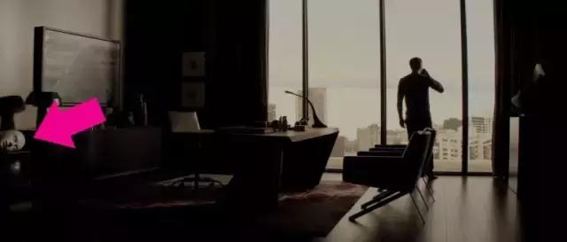 这部*恋虐**的SM大片，给我们展现了一个浪漫唯美的世界