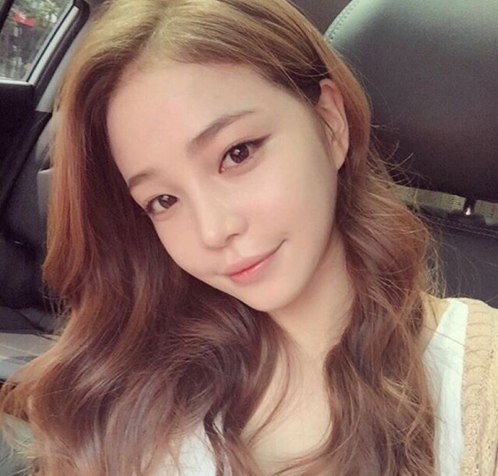 近年最潮的大脸妹儿发型,大脸妹烫什么发型好看