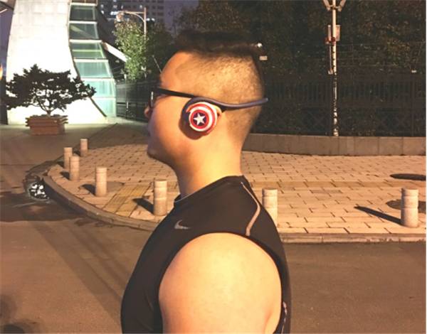 《美队》定制PK榜：宜博VS弄客，蓝牙运动耳机的龙虎之争