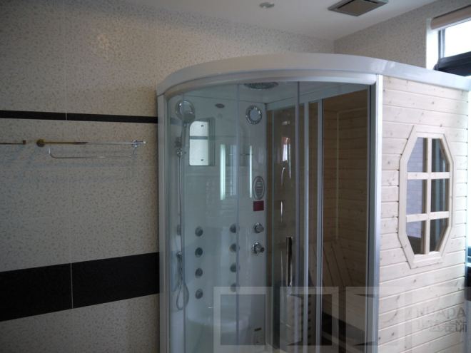 房东在房客屋里装摄像头,小夫妻在出租房发现针孔摄像头