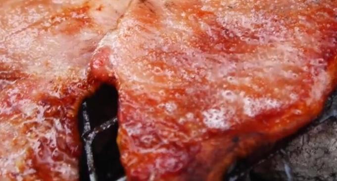 小学生自制小型烧烤架,5分钟自制简单烧烤架