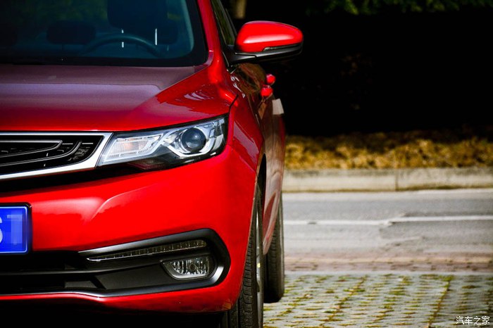 吉利帝豪gl10万公里还值得购买不,一八年吉利帝豪gl的优缺点