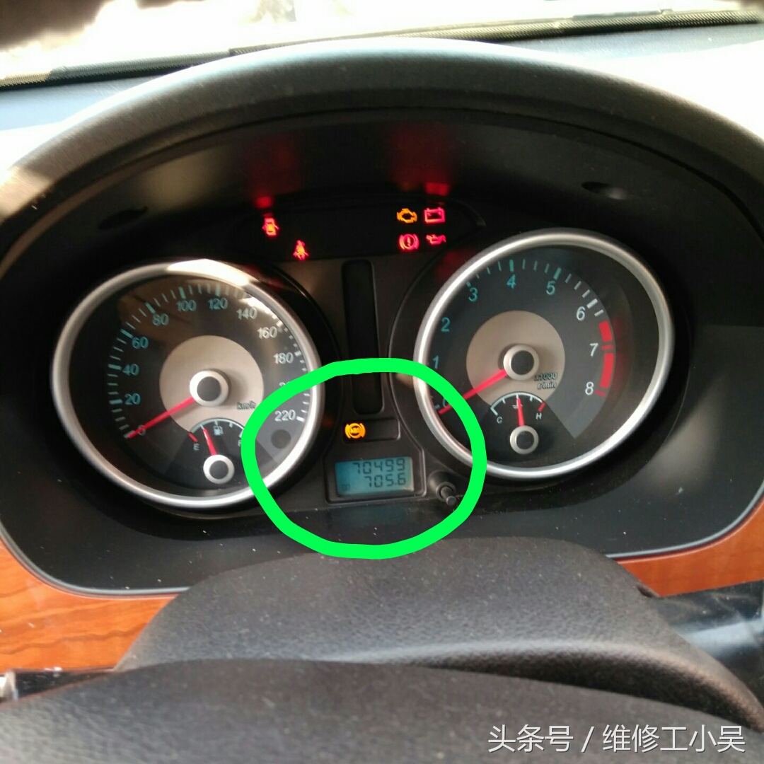12别克gl8abs灯一直亮咋回事,别克凯越开到70公里abs灯亮