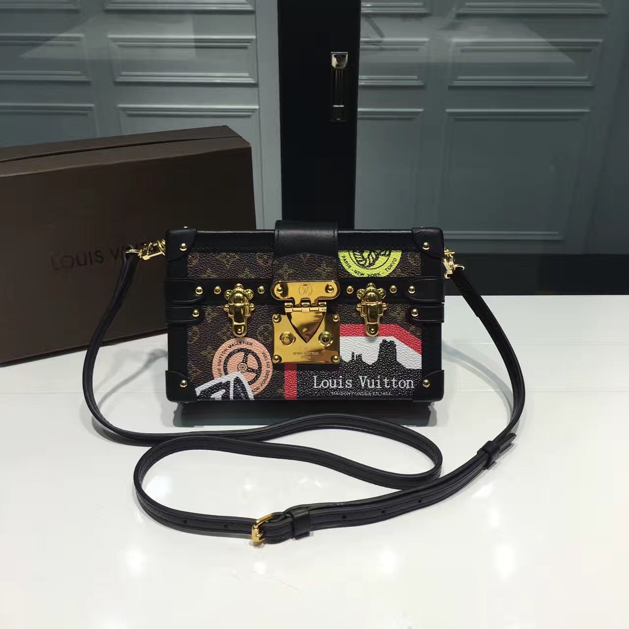lv这款包多少钱,lv这款包的二手行情