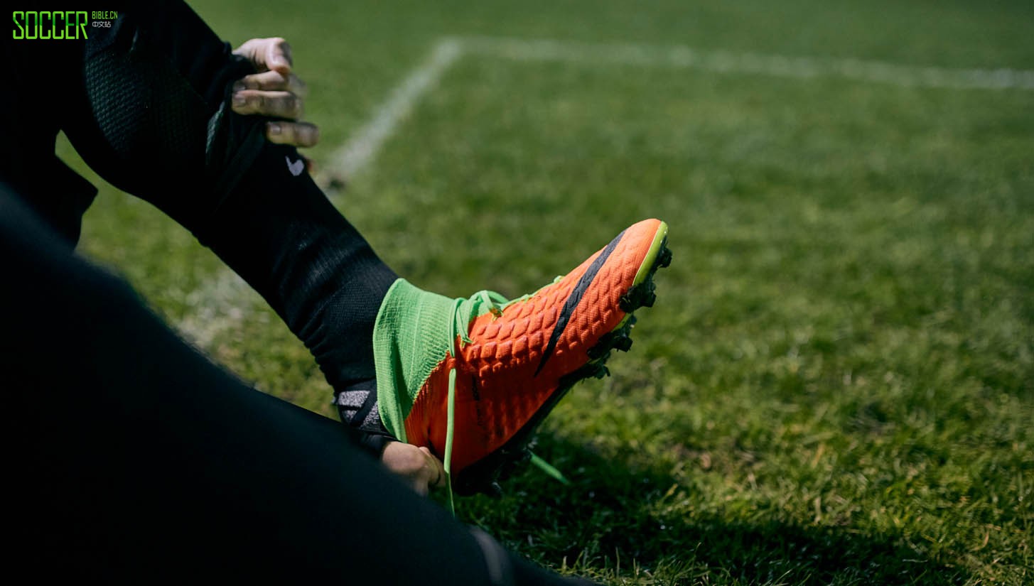 耐克毒峰3足球鞋,耐克传奇3足球鞋测评