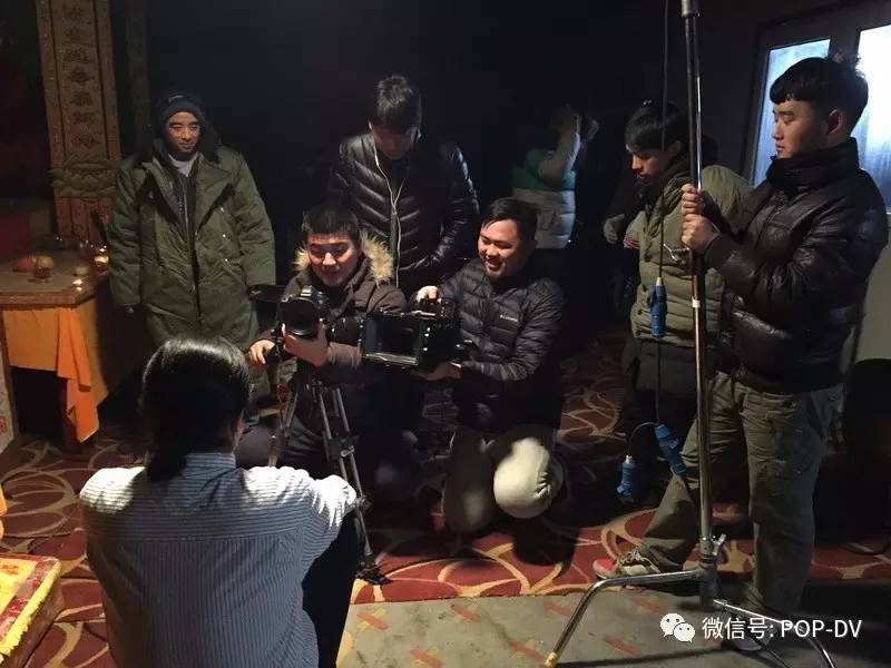 “柔曲之美”——南冠CN-ST288CX2影视曲屏LED灯光之情景喜剧拍摄应用