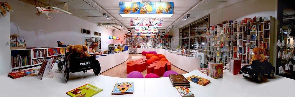 每天近千人来就餐,来打卡最美书店