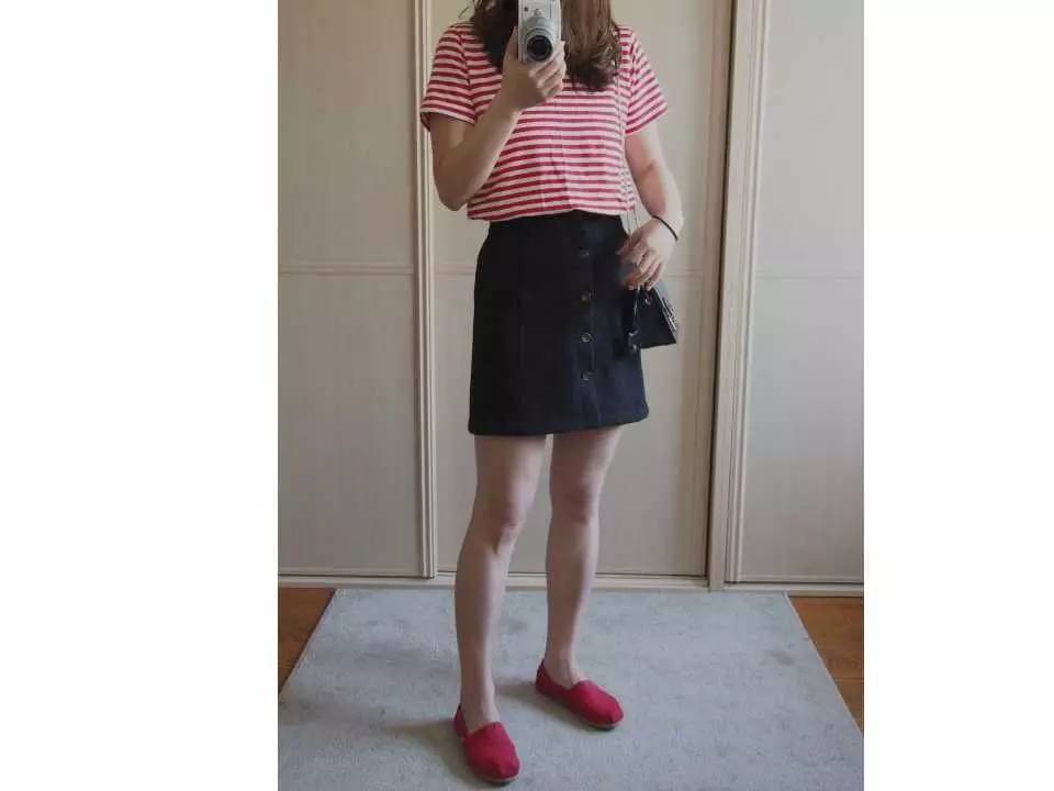 它是能让你远看腿长，近看腰细，侧看腹平~三合一功效的裙子