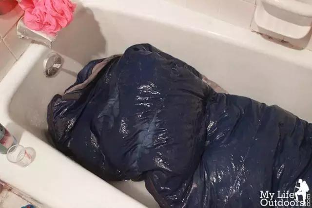 洗衣机洗羽绒服羽绒散了,用洗衣机洗羽绒结块了怎么处理