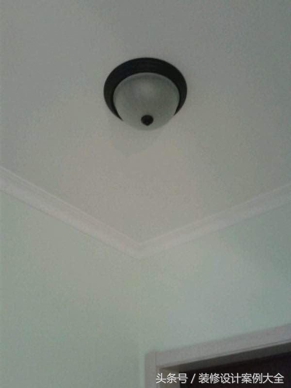 夫妻俩齐心协力攒钱买房装修，虽然面积不大但满满的温馨