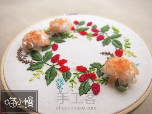 覆盆子花环刺绣