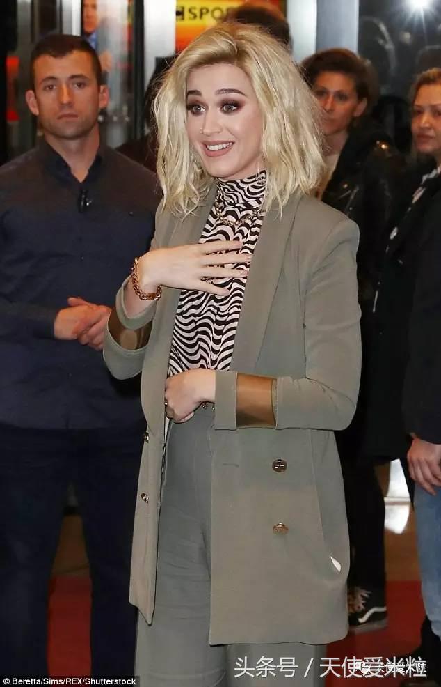 重大发现：秒变女明星的小撇步，是换一个发色