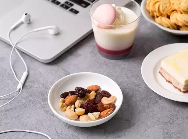 坚果吃了有什么好处和坏处,十种坚果的食用养生禁忌不能忘