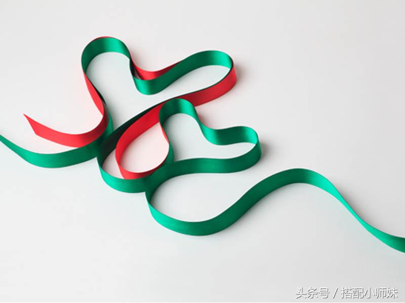 为什么女人穿高跟鞋那么迷人,女人穿高跟鞋时为什么会充满魅力