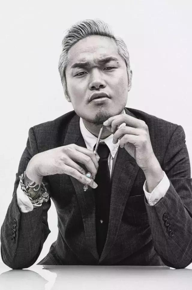 成都妹儿请注意！整容不用去医院，剪个短发也可以！