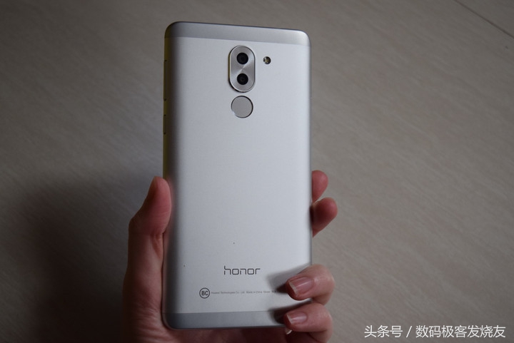 华为手机荣耀60性价比,华为性价比最高的6g手机