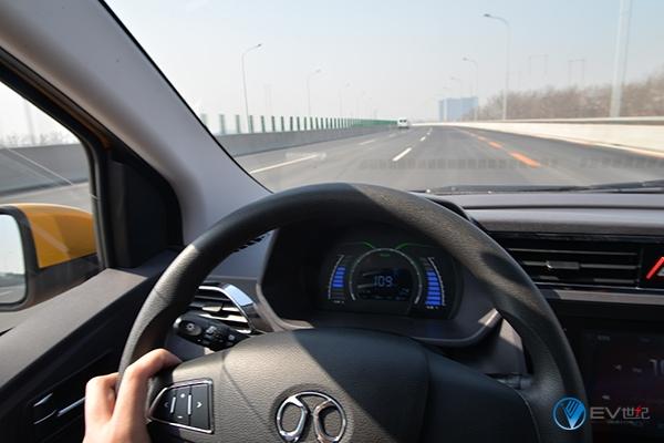 五万以内五门纯电动车,五万左右四门的电动汽车推荐