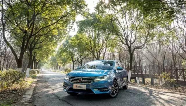 试驾上汽荣威i6p,2017款荣威i6三缸机试驾