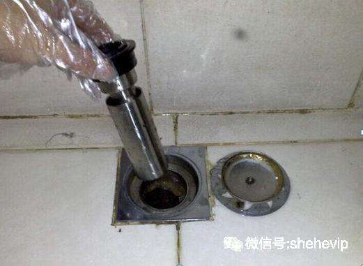 菜盆地漏堵塞最快的疏通方法,厕所地漏堵了怎么办妙招