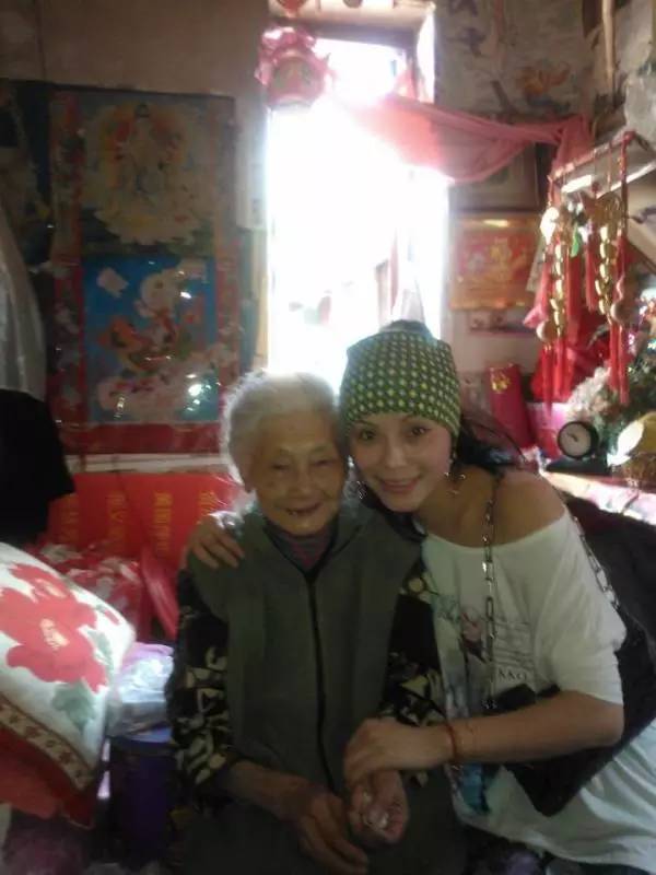 学雷锋小事迹,学雷锋送温暖活动记录