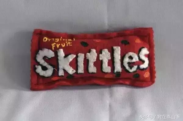 英国姑娘专门卖“假货”（针织品）的便利店