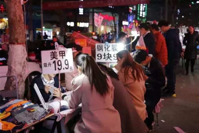 每一个与鱼化寨国际有染的人，都曾对这个小香港有难以言表的热忱