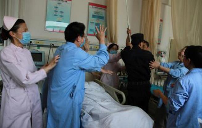 医科大学实习生在医院被专家嘲讽，他立即揭穿对方误诊事实20