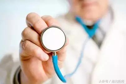 *会两**首场发布会又爆金句了：中国仍是世界经济最强劲的发动机！