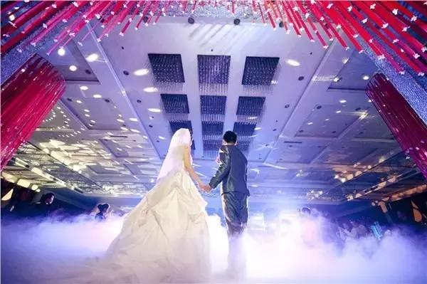 结婚找婚庆公司一般多少钱,找婚庆公司需要谈些什么