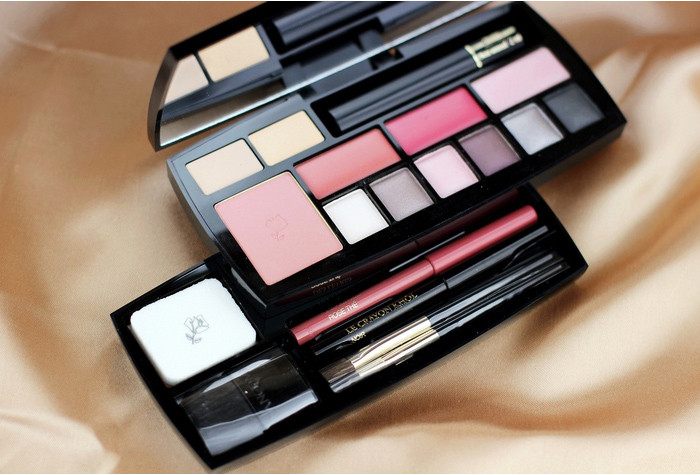 减轻包包重量，一个彩妆盘帮你搞定！