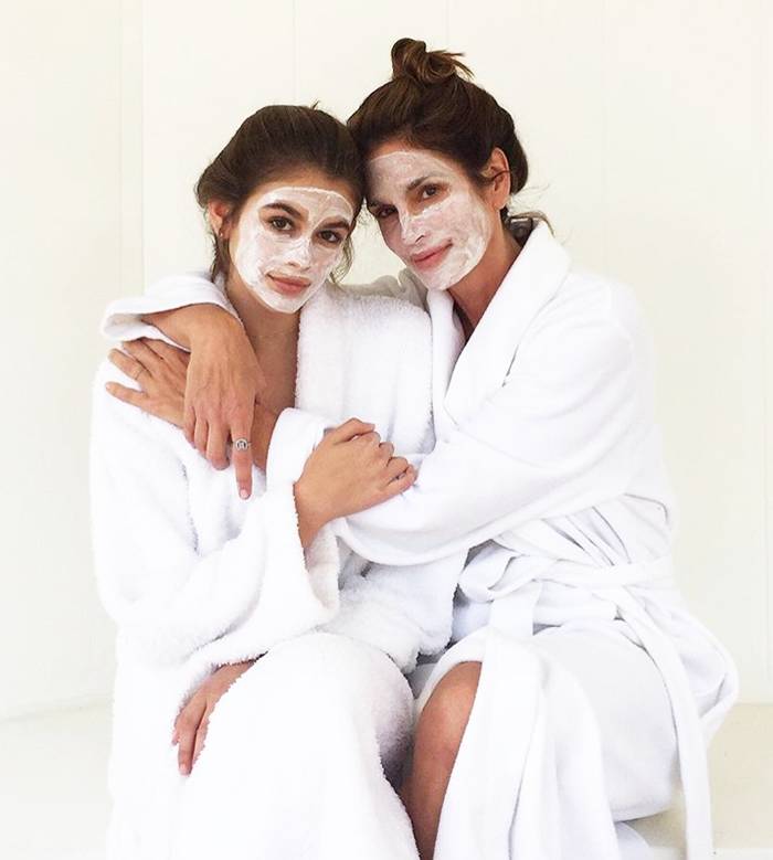 20多岁女生用什么护肤品,20多岁的女生用什么护肤品比较好