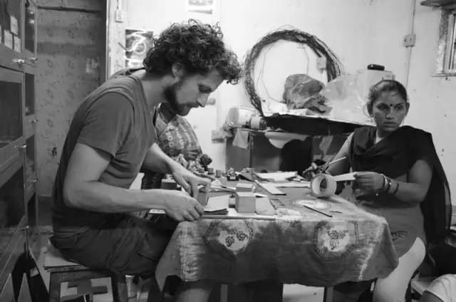 妇女节礼物用纸做的花,妇女节用彩纸做的礼物