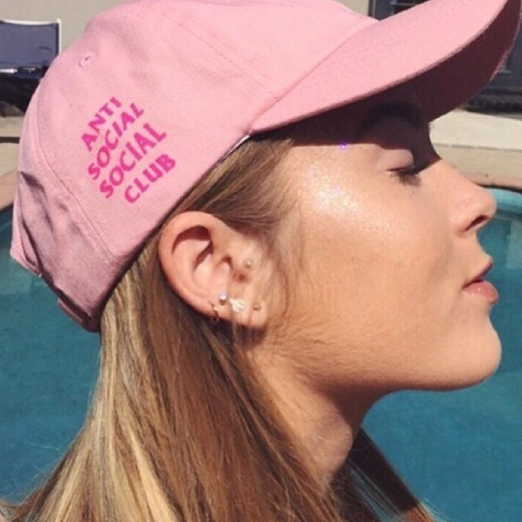 gd和侃爷照片,gd和侃爷都穿的靴子