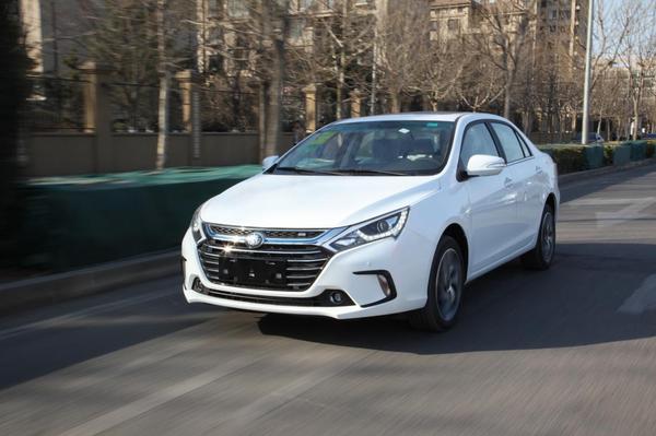 比亚迪秦100油电混合使用感受,比亚迪秦100和秦80怎么区别