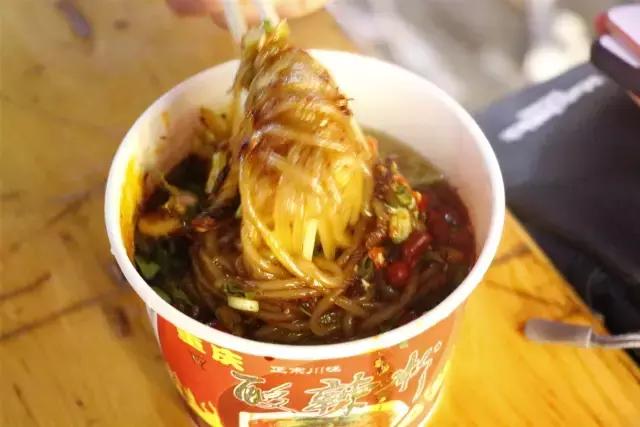 每一个与鱼化寨国际有染的人，都曾对这个小香港有难以言表的热忱