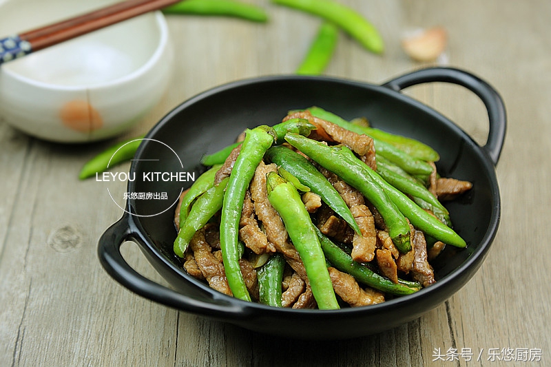 正确的炒牛肉让牛肉不老不柴,牛肉只要火候掌握好