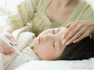 怎么用手的温度判断宝宝发烧程度,宝宝发烧该如何正确进行降温