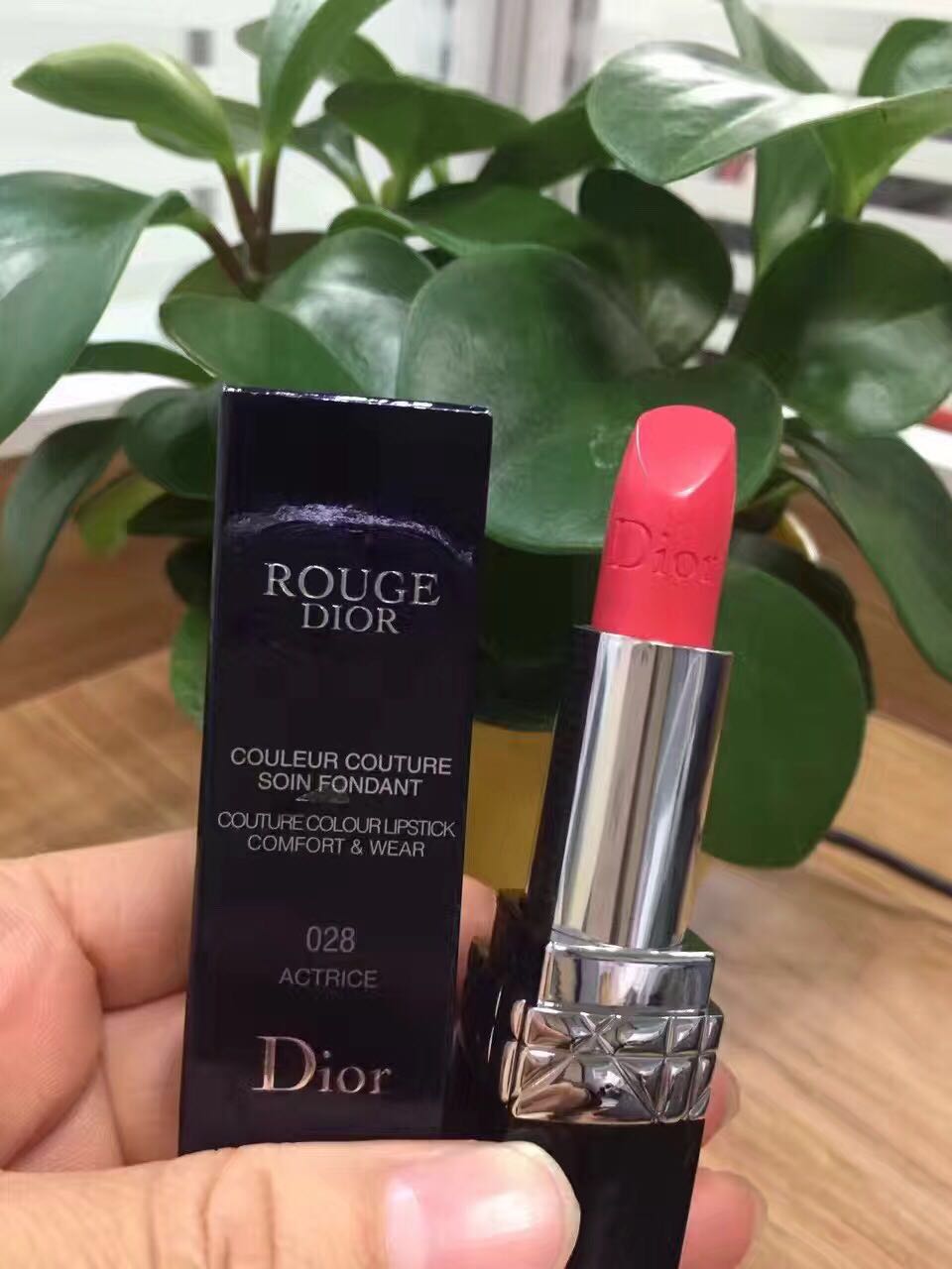 最火迪奥口红色号,迪奥蓝金口红哪个色好看