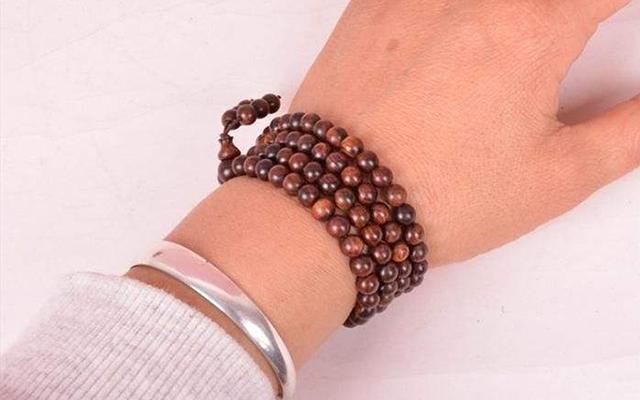 花梨木佩戴讲求,花梨木手链佩戴