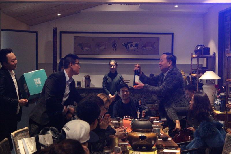 “环”遍岛城，“邮”人齐聚