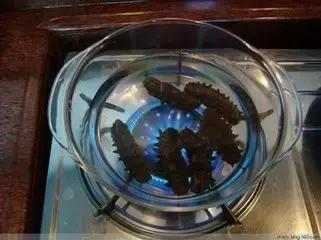 海参真的需要那么繁琐的泡发吗,泡海参的水有点臭了海参还能吃吗